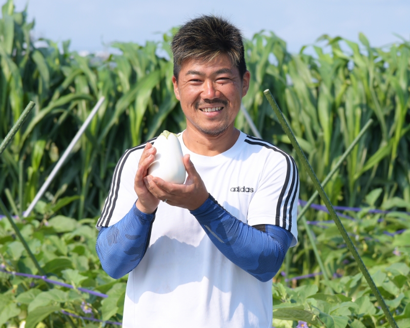 茅ヶ崎の農業を知り尽くしている熱きリーダー、清水俊朗さん。自宅でトルコナスを食べるときは「アヒージョ」。