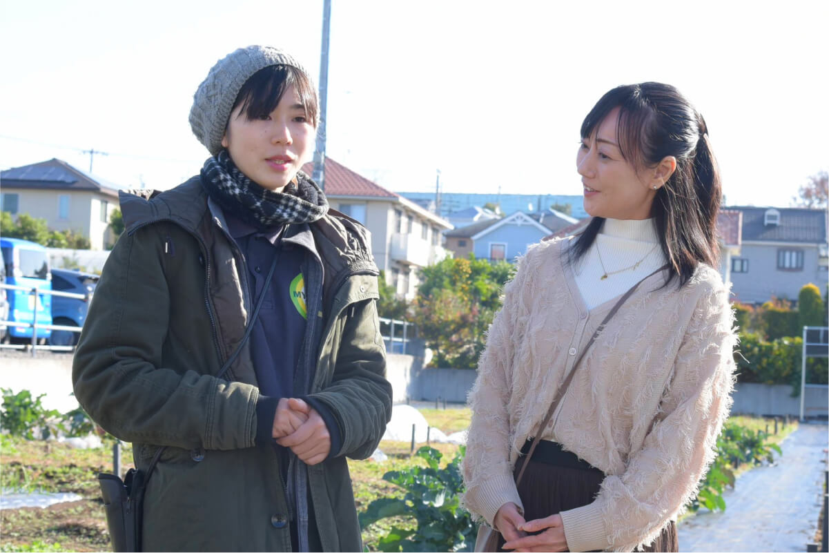 しださんにインタビュアーが話を聞いている