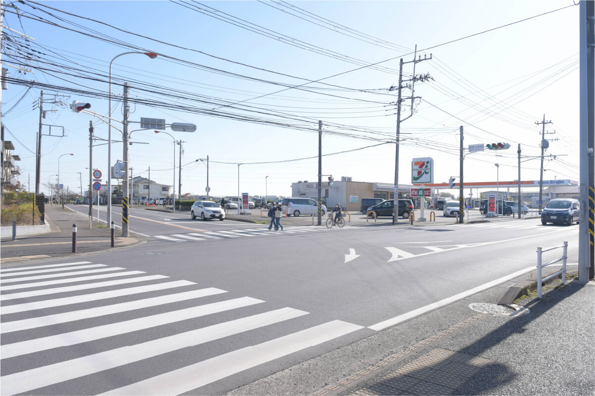 亀井野小学校南側交差点