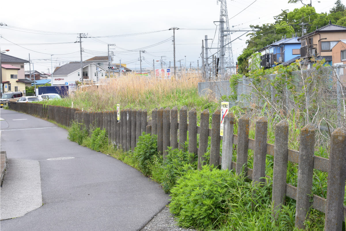 線路に沿った脇道