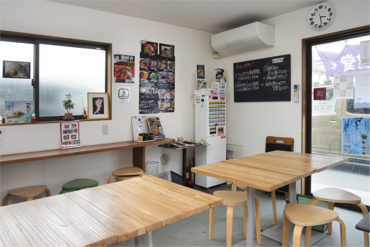 ちがさき丸食堂店内